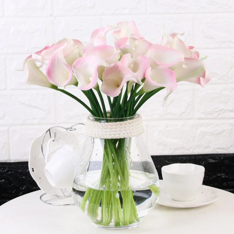 Flores Artificiais Calla Lily em PU Branco: Elegância e Sofisticação para Decoração e Eventos