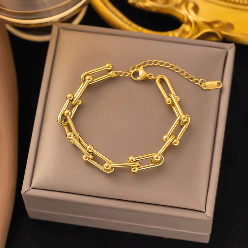 CharmCircuit Link®: A Pulseira de Elos U que Define Elegância e Sofisticação