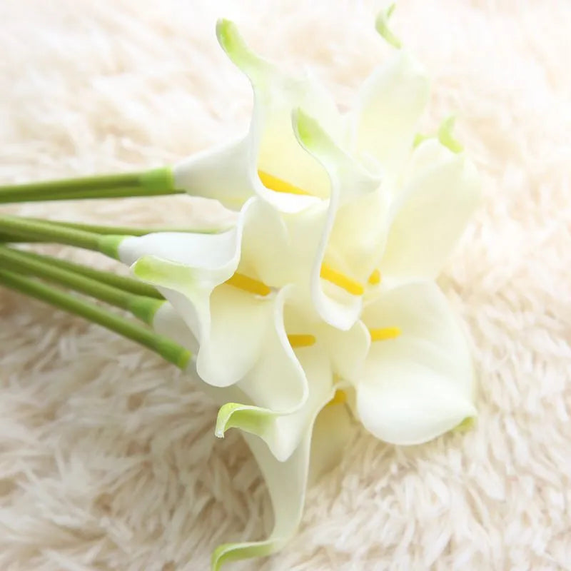 Flores Artificiais Calla Lily em PU Branco: Elegância e Sofisticação para Decoração e Eventos