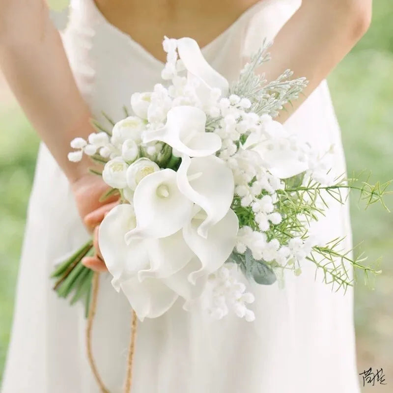 Flores Artificiais Calla Lily em PU Branco: Elegância e Sofisticação para Decoração e Eventos